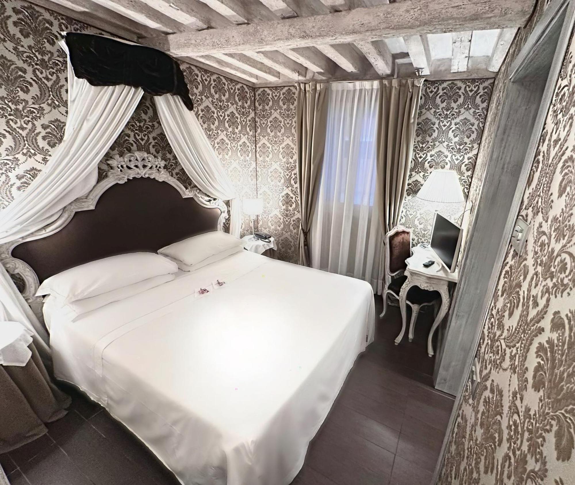 Hotel Antiche Figure Венеция Экстерьер фото