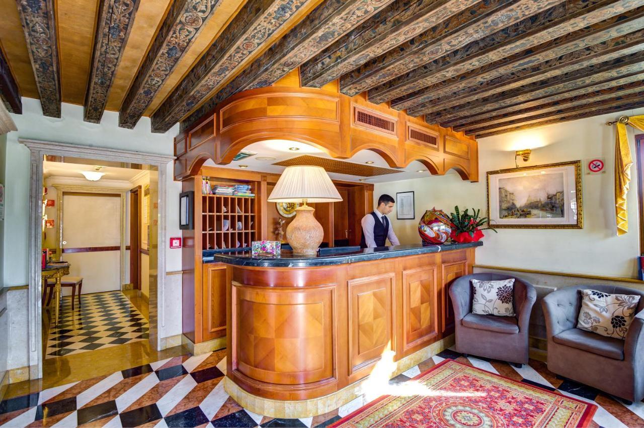 Hotel Antiche Figure Венеция Экстерьер фото